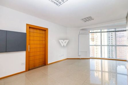 Sala Comercial à venda, 48m² no Centro, Curitiba