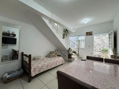 Sobrado com 2 Quartos à venda, 60m² no Parque Xangri-Lá, Contagem