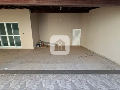 Casa com 3 Quartos para alugar, 290m² no Presidente Roosevelt, Uberlândia