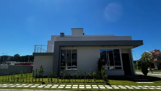 Casa com 3 Quartos à venda, 269m² no São João do Rio Vermelho, Florianópolis