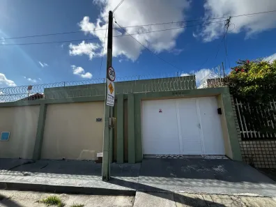 Casa com 4 Quartos à venda, 234m² no Amadeu Furtado, Fortaleza