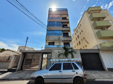 Apartamento com 3 Quartos para alugar, 91m² no Santa Mônica, Uberlândia