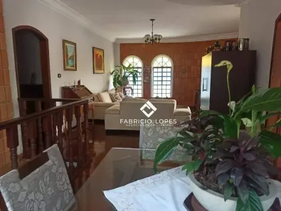 Casa com 3 Quartos à venda, 220m² no Cidade Jardim, Jacareí