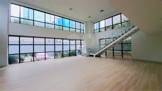 Ponto Comercial para alugar, 260m² no Vila Olímpia, São Paulo