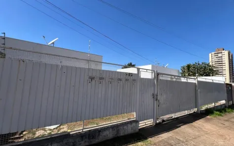 Casa com 2 Quartos para alugar, 10m² no Amambaí, Campo Grande