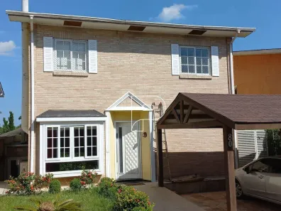 Casa de Condomínio com 4 Quartos para alugar, 270m² no Jardim das Paineiras, Cotia