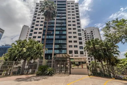 Apartamento com 3 Quartos para alugar, 135m² no Três Figueiras, Porto Alegre