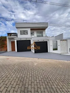 Casa com 3 Quartos à venda, 185m² no Aeroporto, Cachoeiro de Itapemirim