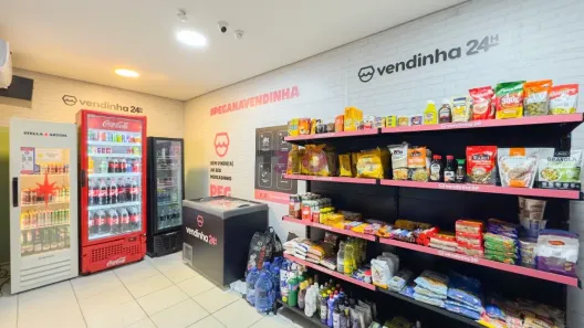 Sobrado com 3 Quartos à venda, 310m² no Pinheirinho, Curitiba