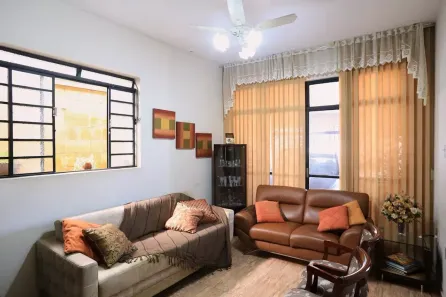 Casa com 4 Quartos para alugar, 206m² no Renascença, Belo Horizonte