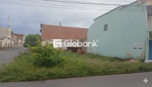 Lote/Terreno à venda, 200m² no Dona Gregória, Montes Claros