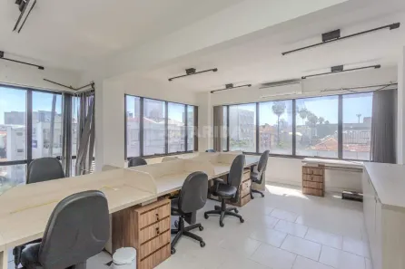 Sala Comercial para alugar, 75m² no Menino Deus, Porto Alegre