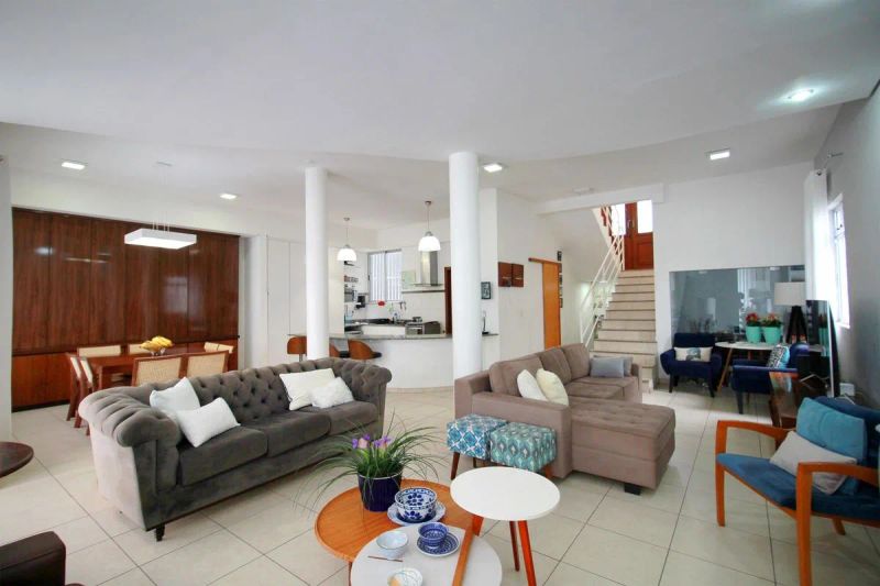 Casa com 5 quartos — Santa Lúcia, Belo Horizonte