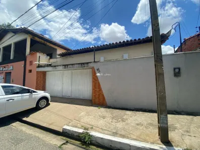 Imóvel Comercial com 3 Quartos à venda, 172m² no Saci, Teresina