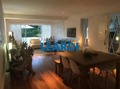 Casa com 4 Quartos à venda, 350m² no Pacaembu, São Paulo