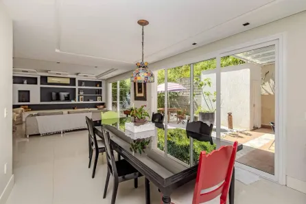 Casa com 5 Quartos para alugar, 445m² no Praia dos Amores, Balneário Camboriú
