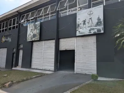 Ponto Comercial para alugar, 186m² no Xaxim, Curitiba