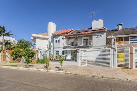 Sobrado com 4 Quartos à venda, 315m² no Centro, Canoas