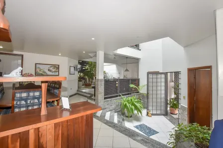 Casa com 4 Quartos à venda, 385m² no Portão, Curitiba
