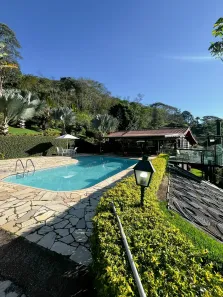Casa com 3 Quartos para alugar, 200m² no Cuiabá, Petrópolis