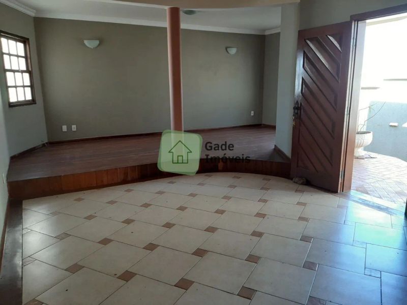 Casa com 4 quartos — Palmeiras, Belo Horizonte