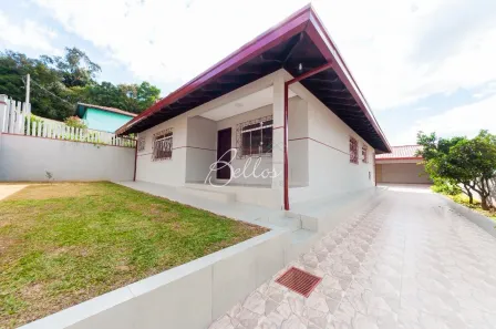 Casa com 4 Quartos para alugar, 230m² no São João, Curitiba