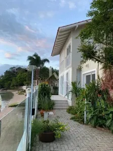Casa com 4 Quartos à venda, 240m² no Cacupé, Florianópolis