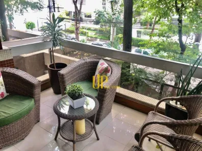 Apartamento com 3 Quartos para alugar, 212m² no Santa Cecília, São Paulo