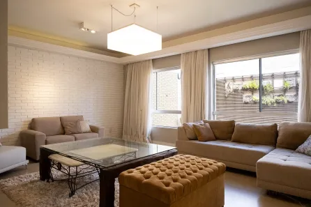 Casa com 3 Quartos para alugar, 224m² no Três Vendas, Pelotas