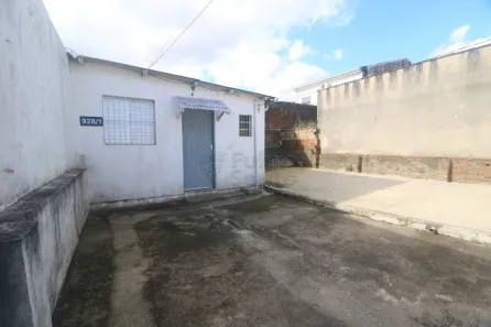 Casa com 1 Quarto para alugar, 51m² no Centro, Pelotas