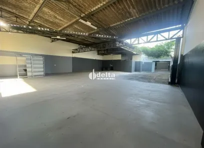 Ponto Comercial para alugar, 304m² no Martins, Uberlândia