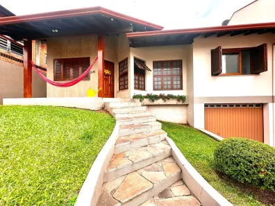 Casa com 2 Quartos à venda, 181m² no Petrópolis, Novo Hamburgo