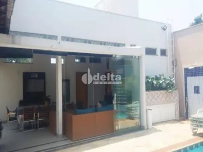 Casa com 3 Quartos à venda, 328m² no Tibery, Uberlândia
