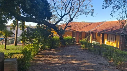 com 2 Quartos para alugar, 1200m² no Tangarás, Bauru
