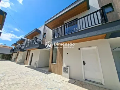 Sobrado com 2 Quartos à venda, 71m² no Forquilhas, São José