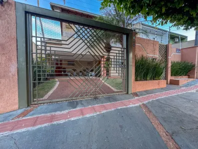 Casa com 3 Quartos à venda, 276m² no Santa Mônica, Londrina