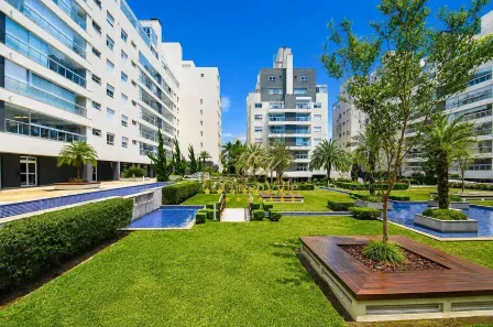 Apartamento com 4 Quartos para alugar, 158m² no Água Verde, Curitiba