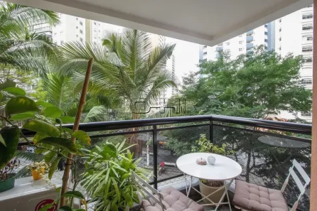 Apartamento com 2 Quartos para alugar, 63m² no Moema, São Paulo