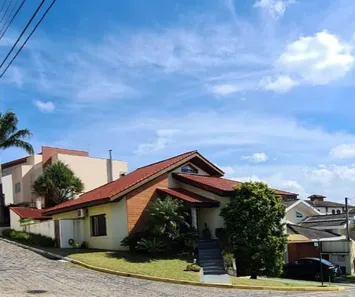 Casa com 3 Quartos à venda, 276m² no Vila Zezé, Jacareí