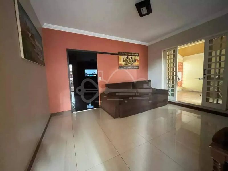 Casa com 4 quartos — Castelo, Belo Horizonte