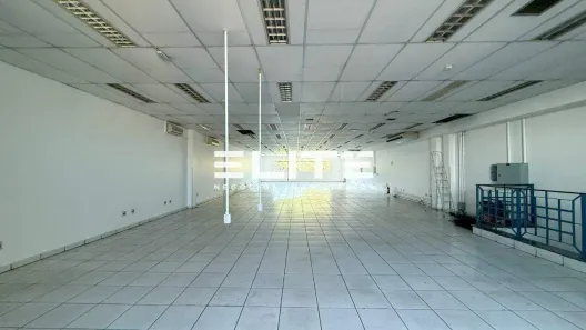 Sala Comercial para alugar, 300m² no Vila Curuçá, Santo André