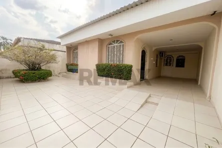 Casa com 3 Quartos à venda, 211m² no Dom Pedro I, Manaus