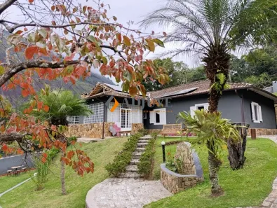 Casa com 4 Quartos à venda, 385m² no Araras, Petrópolis
