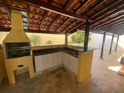 Casa com 4 Quartos à venda, 180m² no Jardim Maria Izabel, Marília