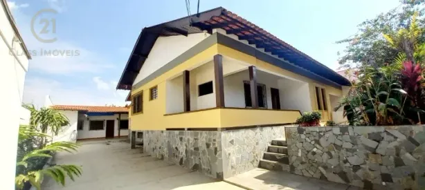 Casa com 3 Quartos à venda, 345m² no Vila Larsen 1, Londrina