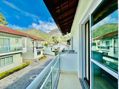 Casa de Condomínio com 4 Quartos à venda, 138m² no Agriões, Teresópolis