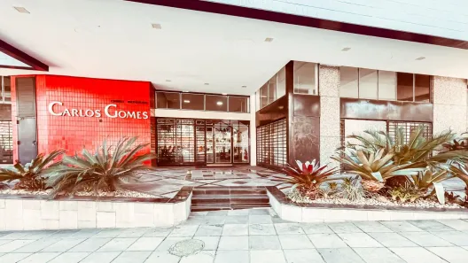 Sala Comercial à venda, 84m² no Três Figueiras, Porto Alegre