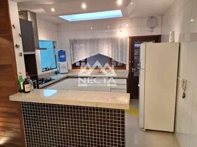 Sobrado com 3 Quartos à venda, 202m² no Jardim Terralão, Caraguatatuba