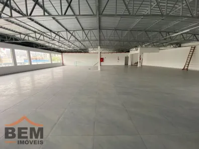 Sala Comercial para alugar, 540m² no Areias, Camboriú