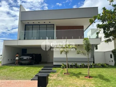 Casa de Condomínio com 4 Quartos à venda, 300m² no Granja Marileusa, Uberlândia